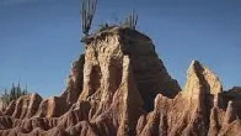 01 1 Cuzco Area ‒ Red desert rock formations(1)