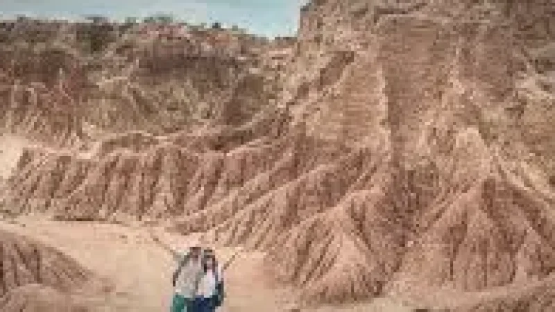 01 1 Cuzco Area ‒ Red desert rock formations(5)