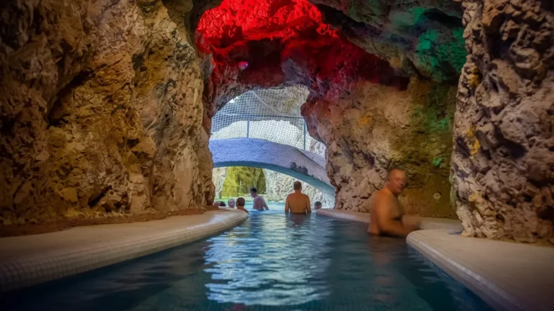 01) Cave Bath of Miskolctapolca(1)