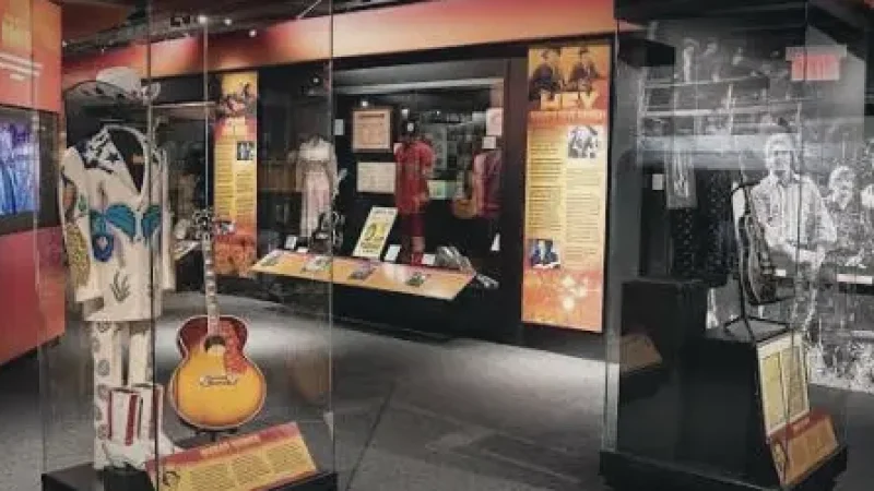 01) Country Music Hall of Fame(4)