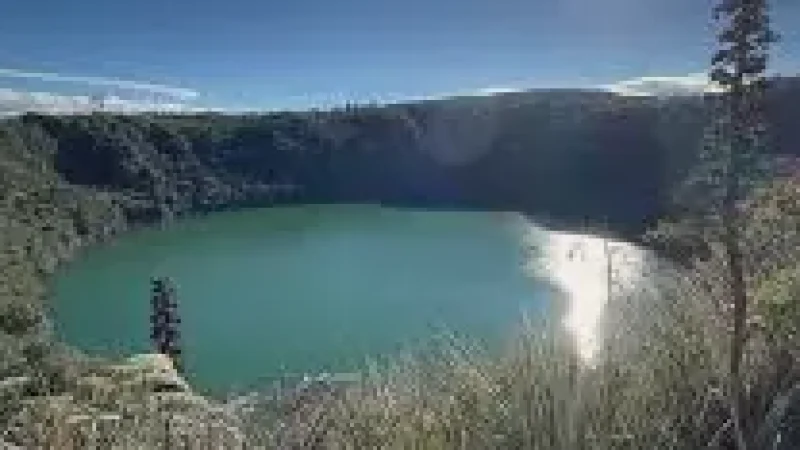 01 Guatavita Lagoon – Sacred circular lake(6)
