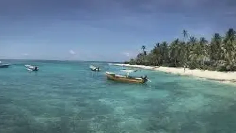01 Johnny Cay Main Beach(2)