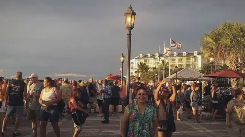 01) Mallory Square(4)