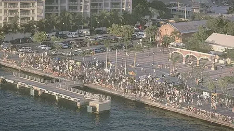 01) Mallory Square(5)