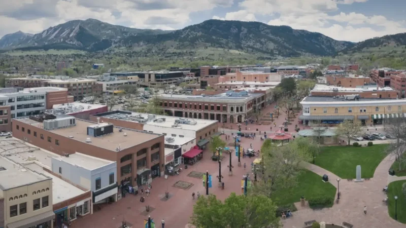 01) Pearl Street Mall(2)