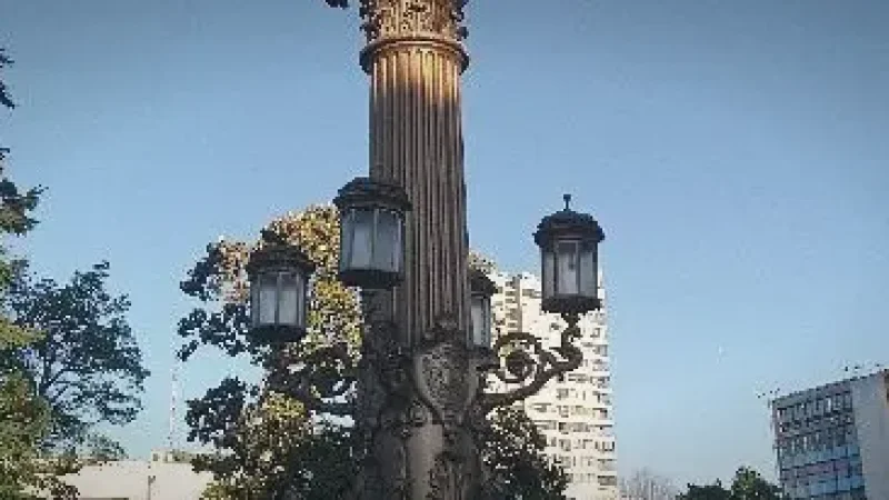 01) Plaza Independencia(2)