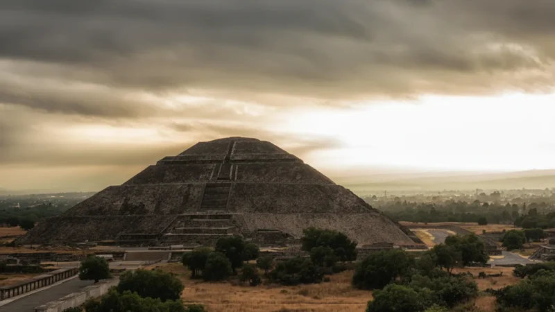 01) Pyramid of the Sun(2)