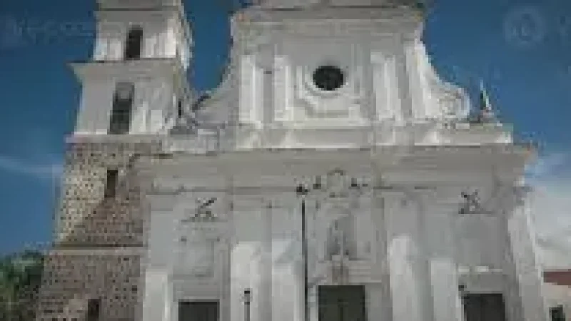 01 Santa Fe Cathedral – Colonial religious landmark(2)