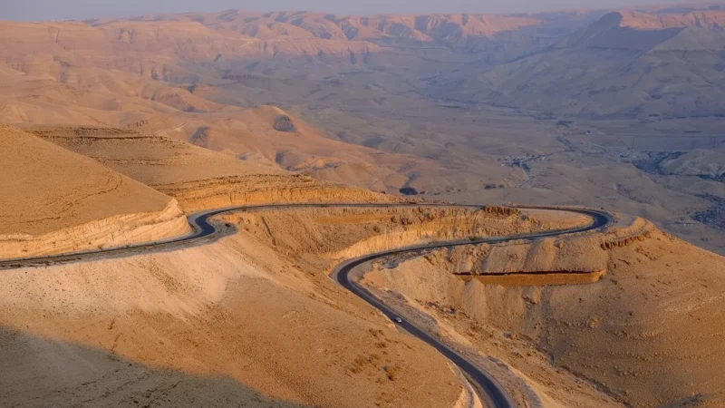 01) Scenic Mountain Roads(4)