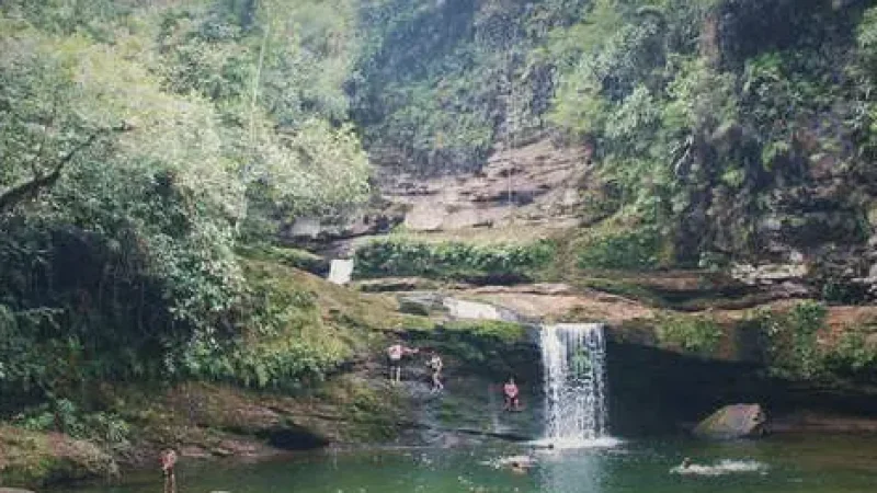 01. Fin del Mundo Waterfall – Main waterfall attraction_(1)