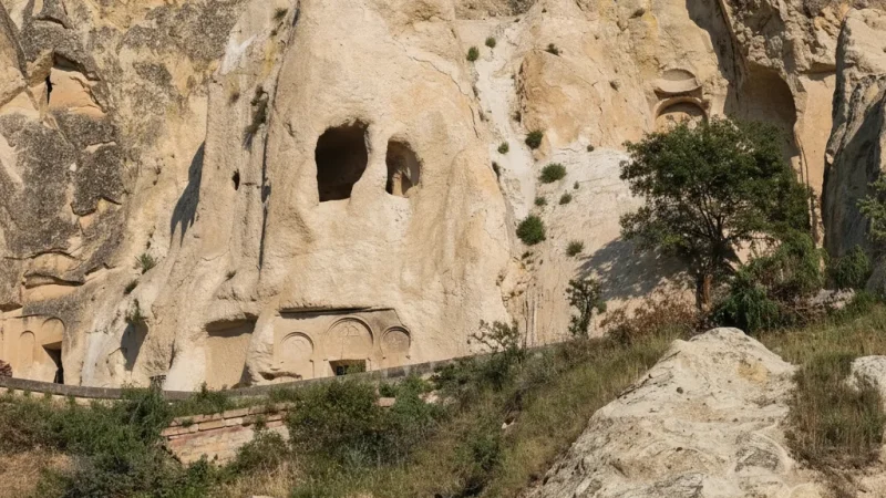 01. Goreme Open-Air Museum – Ancient cave churches_(1)