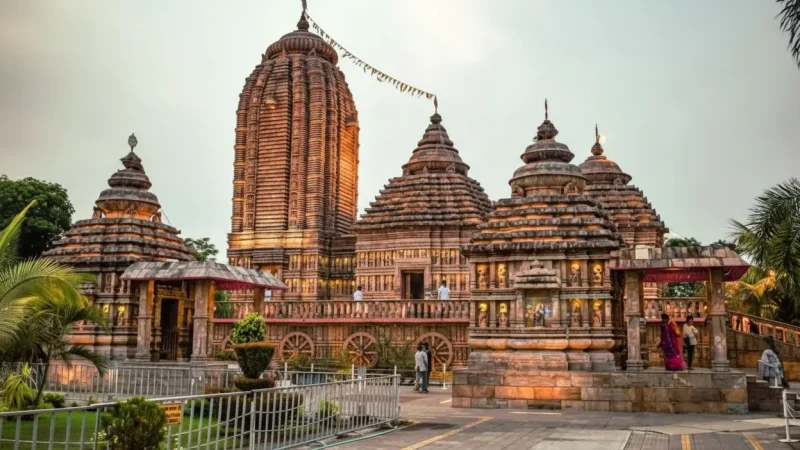 01. Jagannath Temple – One of the four sacred Char Dham pilgrimage sites_(3)