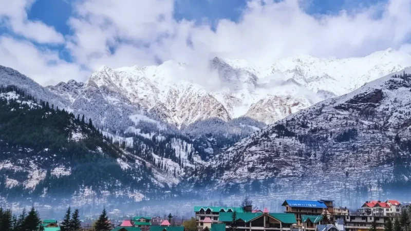 01. Manali Town – A popular hill resort with shops and cafés_(4)