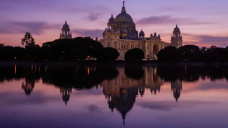 01. Victoria Memorial – A grand marble monument and museum_(3)