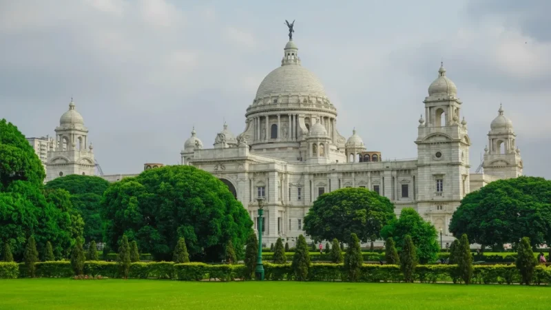 01. Victoria Memorial – A grand marble monument and museum_(6) (1)