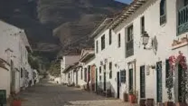 02 Colonial Street Walks – Preserved cobblestone roads(6)