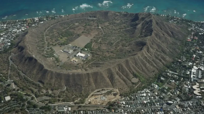02) Diamond Head Crater(1)