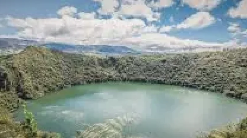 02 Lagoon Walking Trails – Scenic mountain paths(1)