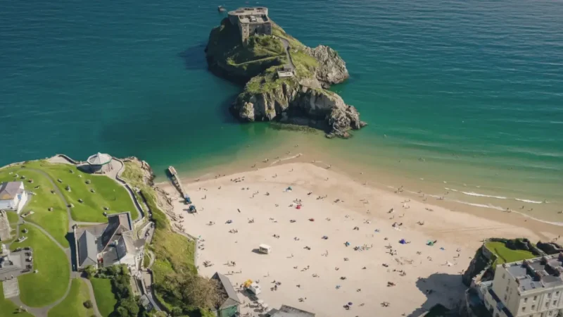 02) Tenby Castle Beach(1)