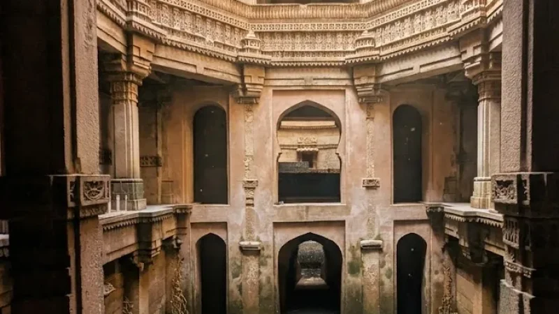 02. Adalaj Stepwell(6)