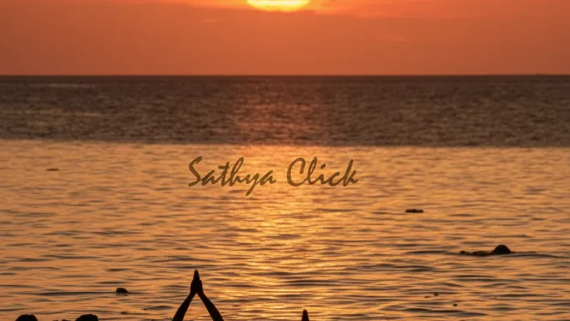 02. Agni Theertham – A sacred sea bathing spot_(6)