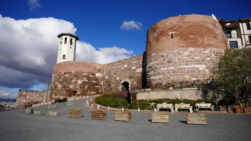 02. Ankara Castle – Ancient fortress offering panoramic city views_(4)