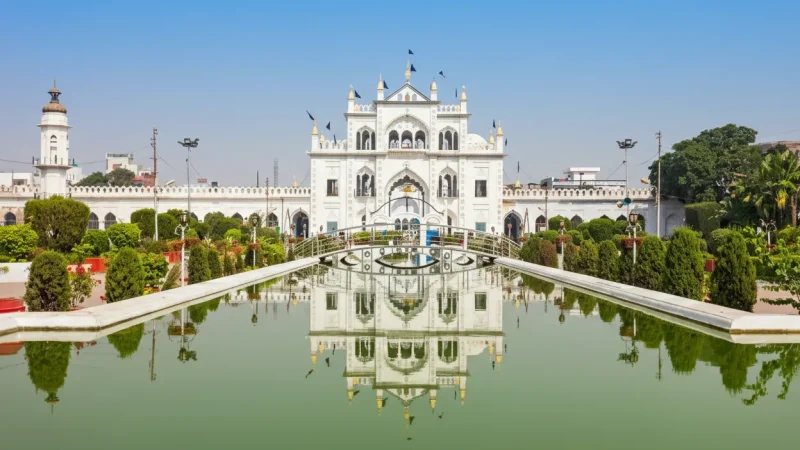 02. Chota Imambara – A richly decorated historic monument_(1)