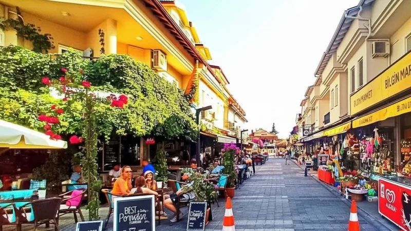 02. Dalyan Town – Local streets, cafés and relaxed town atmosphere_(2)