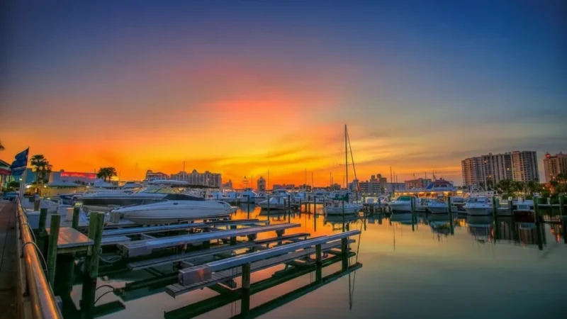 02. Foca Marina – Small harbor with cafés and sea views_(3)