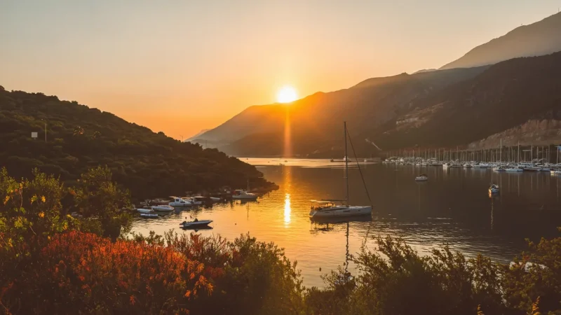 02. Kas Marina – A scenic harbor area with boats and seaside cafés_(2)