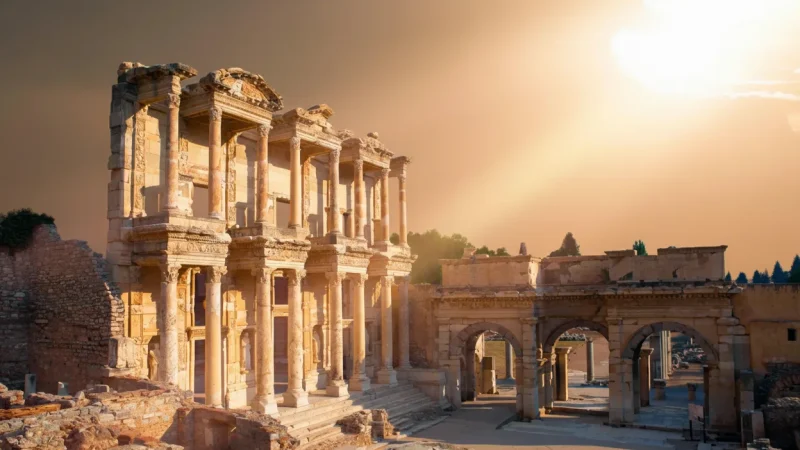 02. Library of Celsus – A landmark structure inside Ephesus_(3)
