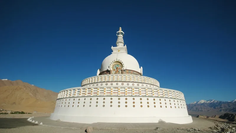 02. Shanti Stupa – A white-domed stupa with panoramic views_(1)
