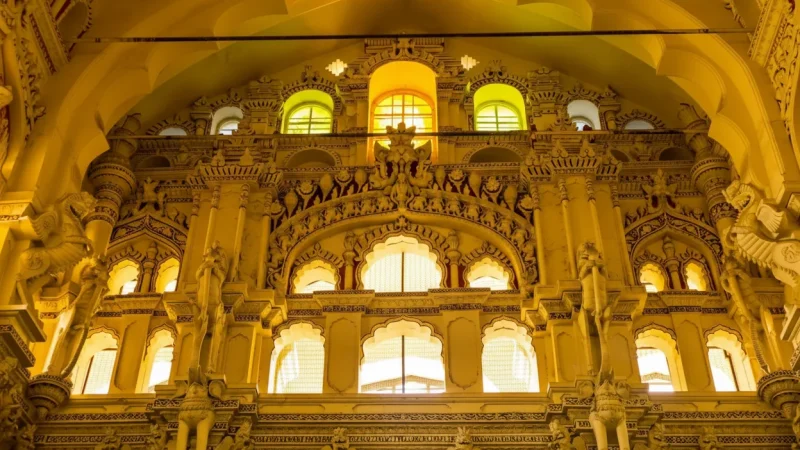 02. Thirumalai Nayakkar Palace – A historic royal palace_(5)