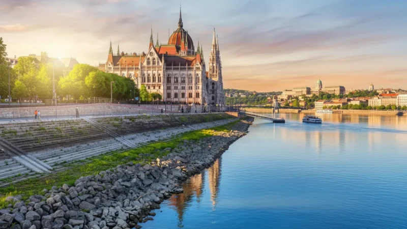 03) Danube River Promenade(3)
