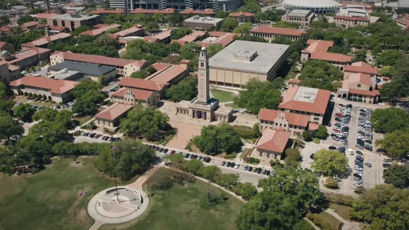 03) Louisiana State University (LSU)(5)