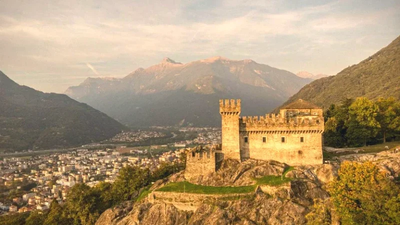 03 Sasso Corbaro Castle(2)