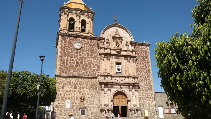 03) Tequila Town Plaza(4)