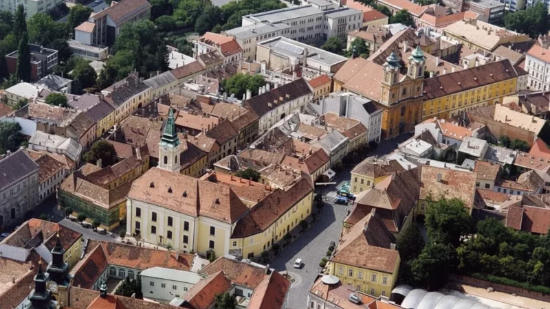 03) Town Hall Square(3)