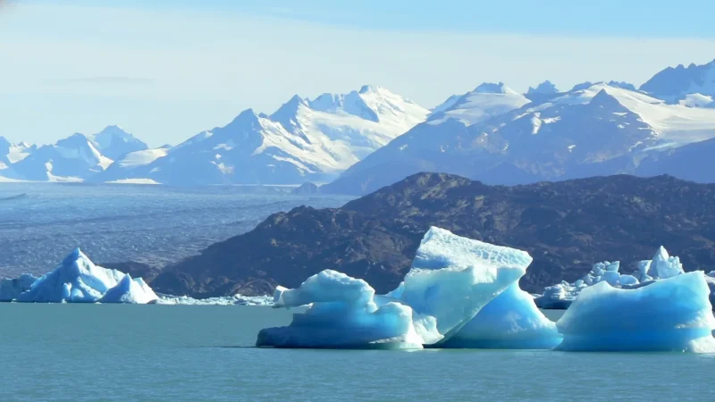 03. Lago Argentino – Large glacial lake(5)