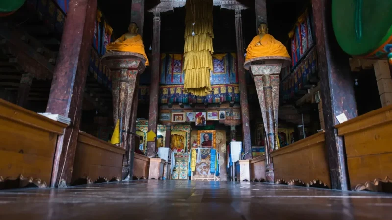 03. Thiksey Monastery – A large hilltop Buddhist monastery_(4)