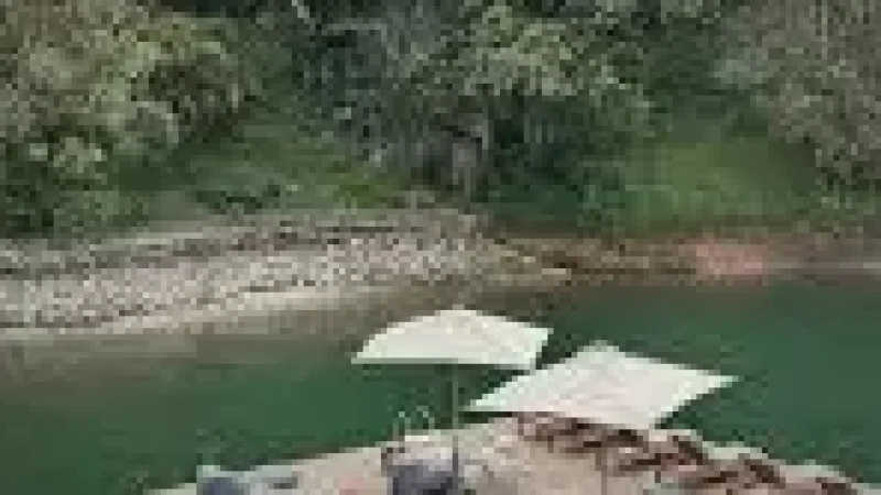 04 4 Lakeside Walkways – Scenic water views(2)