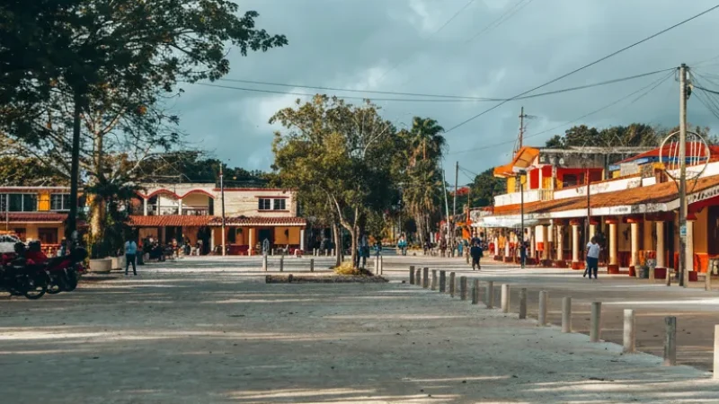 04) Bacalar Town Center(4)