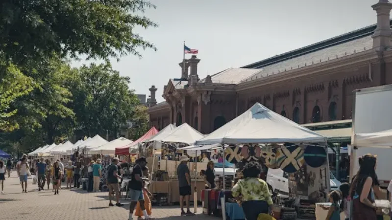 04) Eastern Market(2)