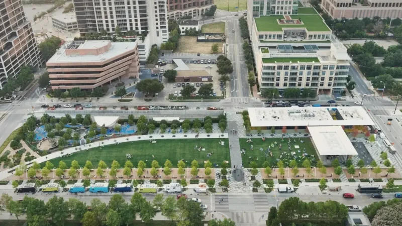 04) Klyde Warren Park(6)