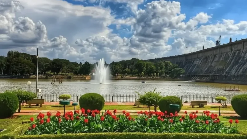 04. Brindavan Gardens – Famous gardens with musical fountains_(3)