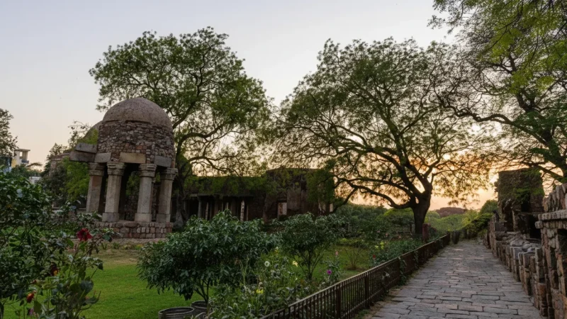 04. Hauz Khas Complex – Historic ruins with lake views_(2)