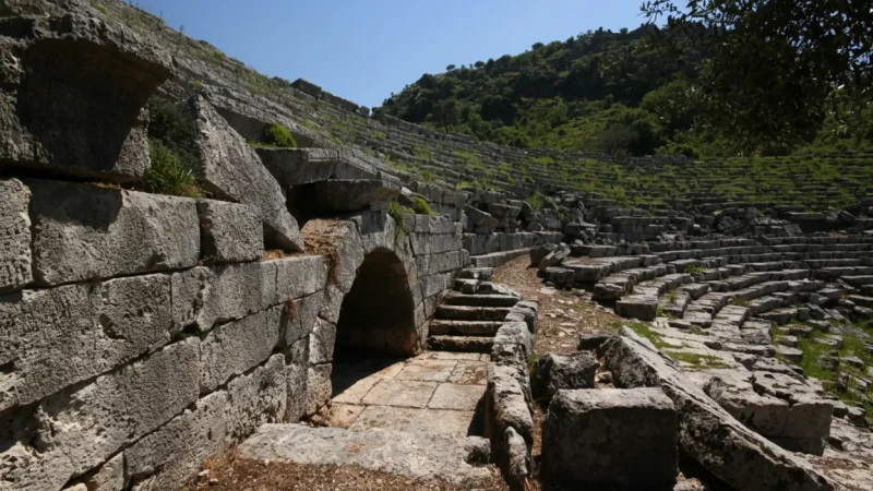 04. Kaunos Ancient City – Hillside ruins overlooking the river_(1)