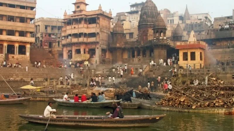 04. Manikarnika Ghat – One of the oldest and most sacred cremation ghats_(1)