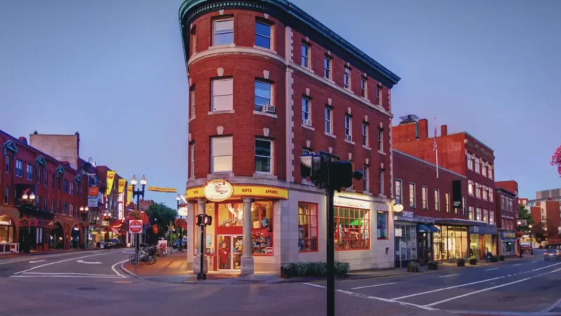05) Harvard Square (Nearby in Cambridge)(5)