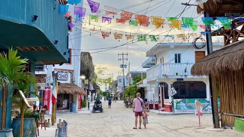 05) Holbox Town Center(3)